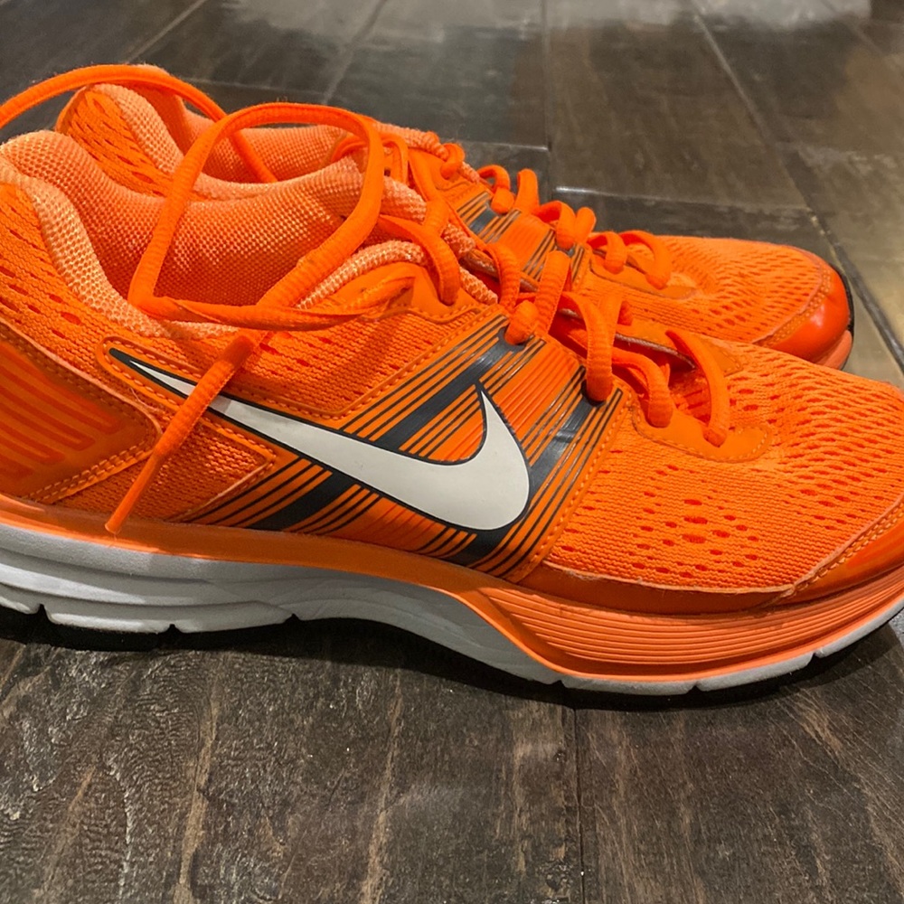 Orange nike Pegasus 29